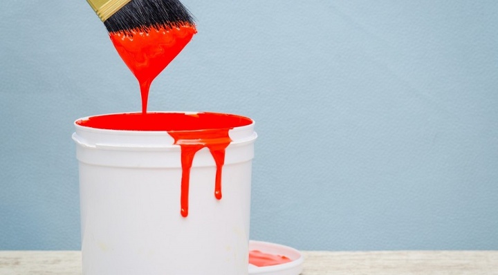 Ведро краски